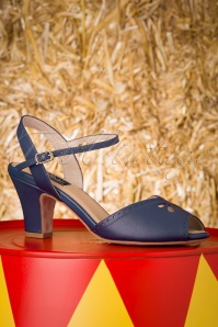 Lola Ramona ♥ Topvintage - 50s Ava At The Kissing Booth Sandals in Navy 2