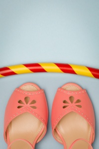 Lola Ramona ♥ Topvintage - 50s Ava At The Kissing Booth Sandals in Coral 3