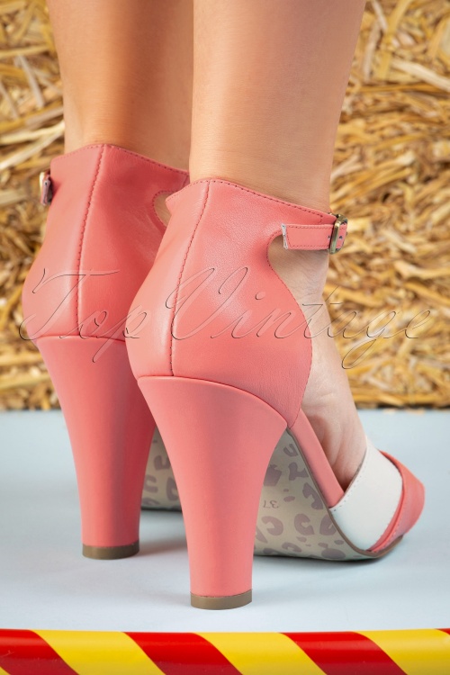 Lola Ramona ♥ Topvintage - 50s June Carnival Spectacular Peeptoe Pumps in Coral and Ivory 6