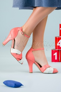 Lola Ramona ♥ Topvintage - 50s June Carnival Spectacular Peeptoe Pumps in Coral and Ivory 5