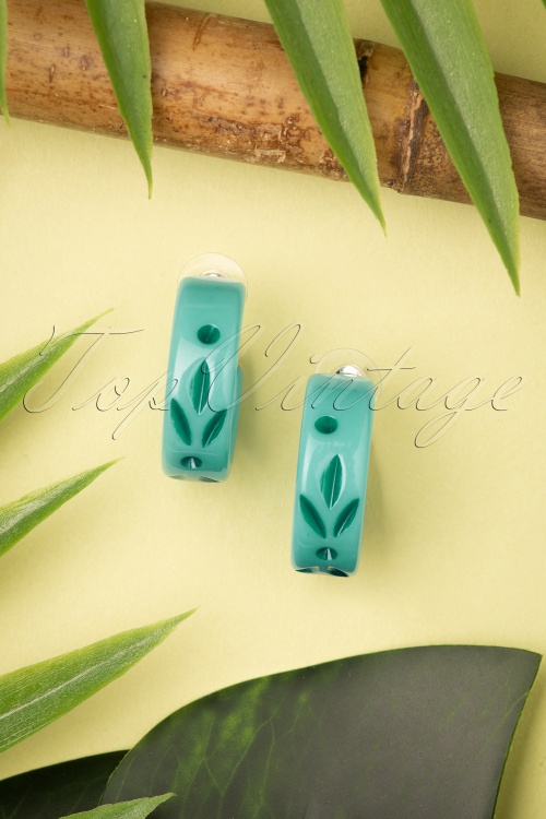 Splendette - TopVintage Exclusive ~ 50s Fakelite Carved Hoop Earrings in Nymph