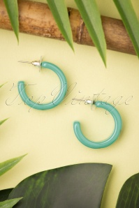 Splendette - TopVintage Exclusive ~ Fakelite Carved Hoop Earrings Années 50 en Nymphe 2