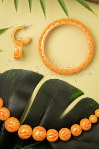 Splendette - TopVintage Exclusive ~ 50s Fakelite Carved Hoop Earrings in Honeysuckle 3