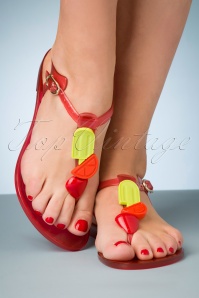 Petite Jolie - 60s Noah Scented Flip Flop Sandals in Strawberry Red