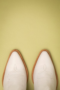 La Pintura - 70s Julia Stitched Western Boots in Off White 3