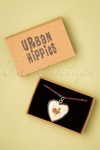 Urban Hippies - 70s Locket Flower Love Necklace in Silver and Cream