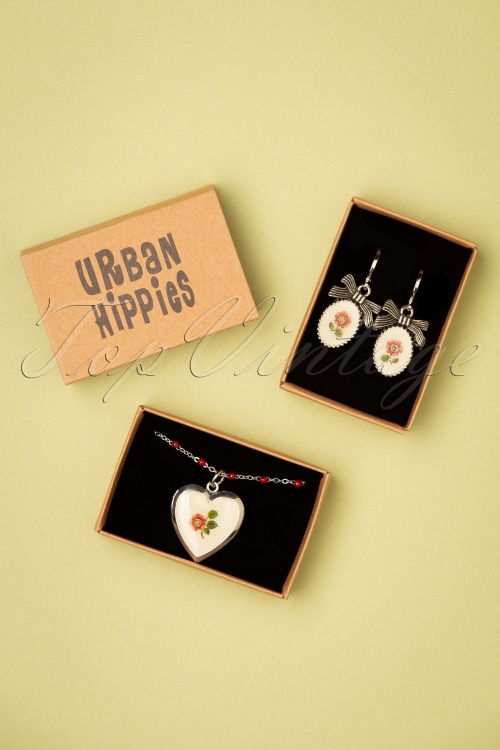 Urban Hippies - 70s Polly D'Amour Earrings in Silver and Cream 4