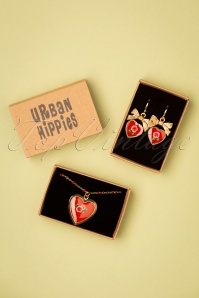 Urban Hippies - Medaillon Flower Love Halskette in Gold und Rot 3
