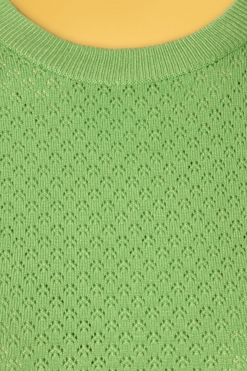 Timeless - 50s Daisy Crop Sleeve Jumper in Spring Green 3