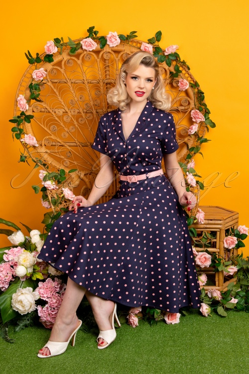 Collectif ♥ Topvintage - Caterina Pretty Polka swing jurk in marineblauw en roze