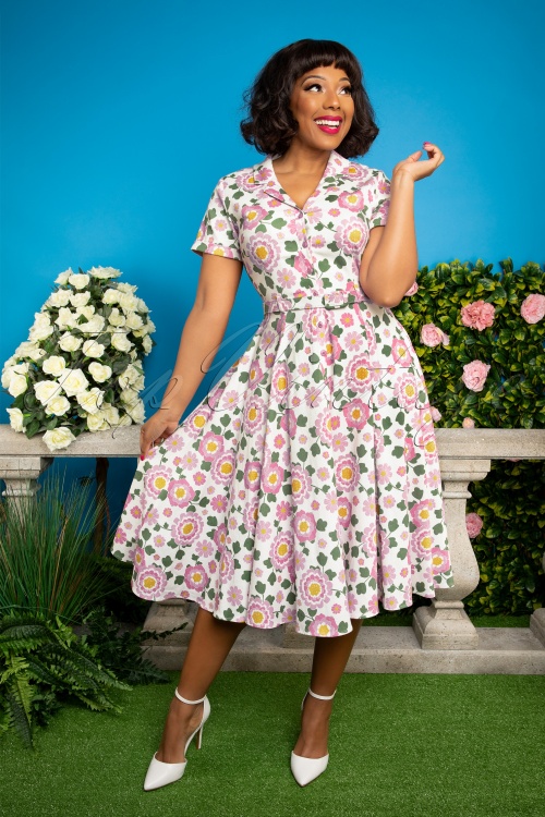 Collectif ♥ Topvintage - 50s Caterina Flower Power Swing Dress in White and Pink