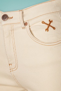 Queen Kerosin - 50s Betty Skinny Jeans in Nature White Denim 3
