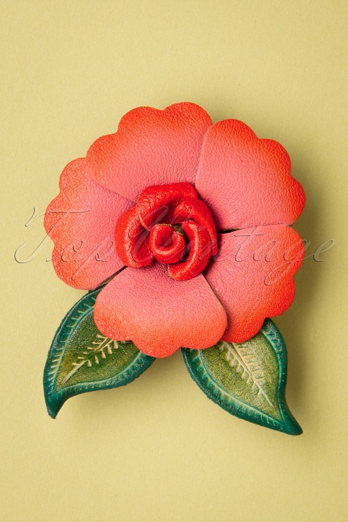 Urban Hippies - 60s Primrose Brooch in Coral 3