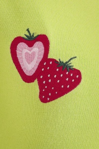 Collectif Clothing - Chrissie Strawberry Knitted Top Années 50 en Vert 3