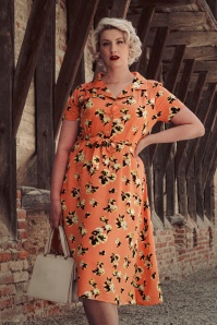 Banned Retro - 40s Sweet Tropicana Swing Dress in Peachy Orange 2