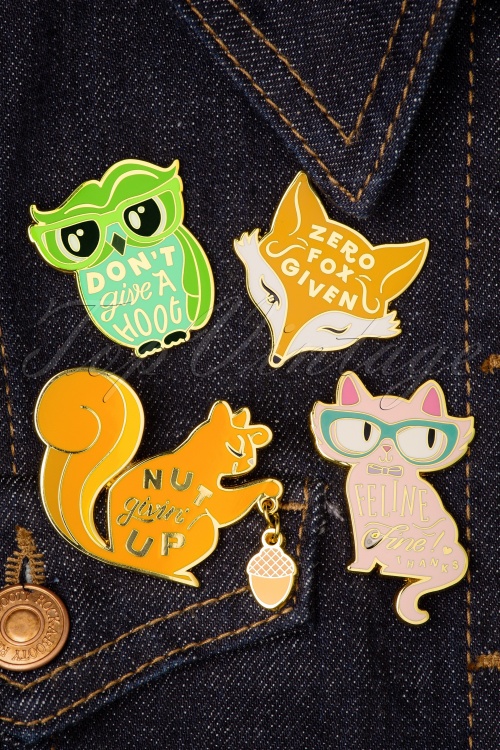 Erstwilder - Exclusief bij Topvintage ~ Don't Give A Hoot emaille pin 3