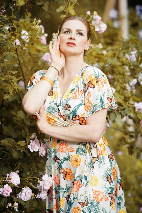 Vintage Chic for Topvintage - Irene Floral Butterfly Cross Over Swing Dress Années 40 en Ivoire