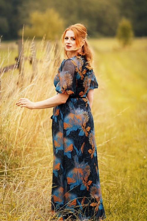 Katakomb - Winona Floral Maxi Wrap Dress Années 70 en Bleu Foncé 4