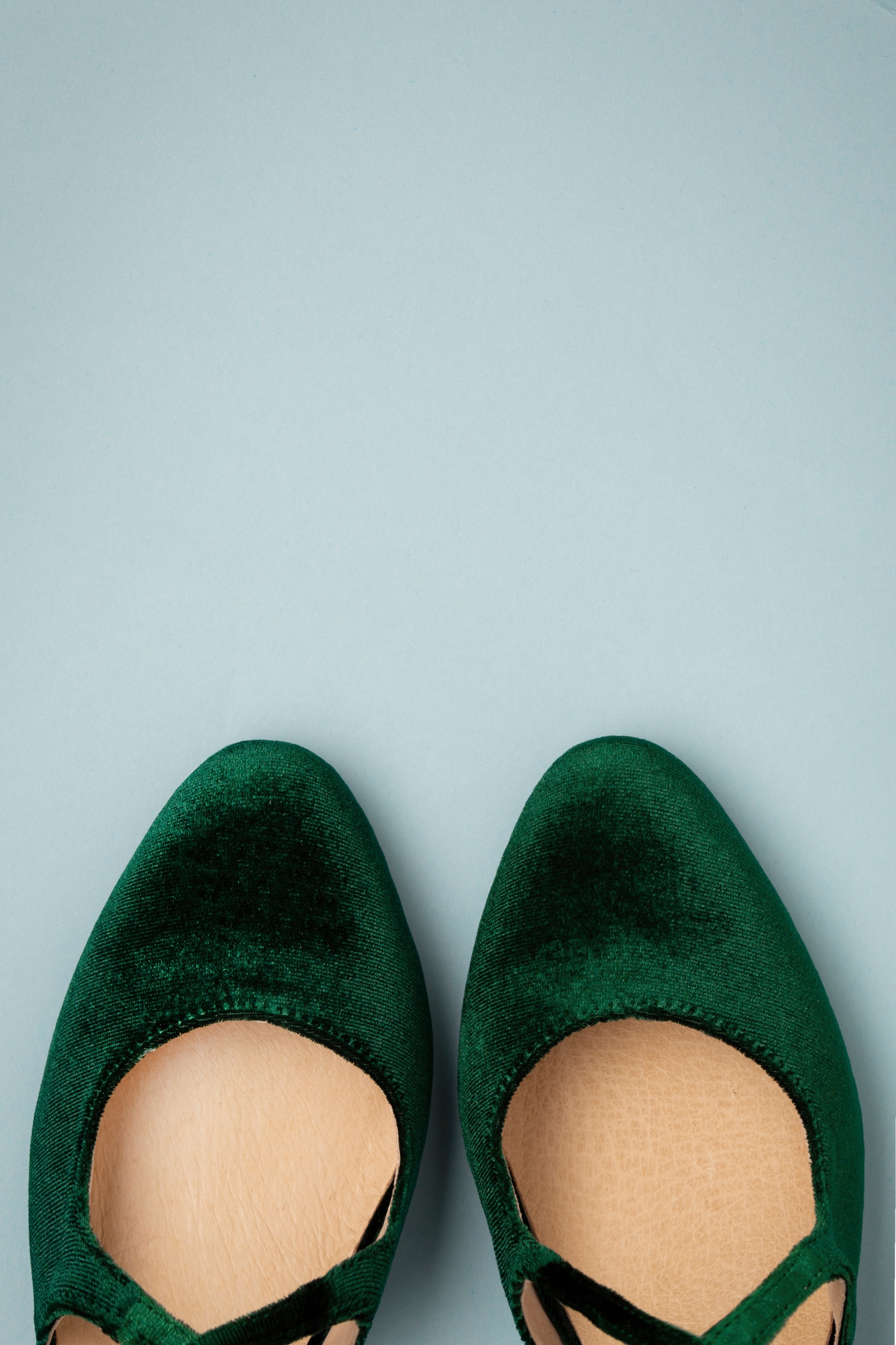 Chelsea Crew - 50s Oren Velvet Pumps in Emerald Green 3