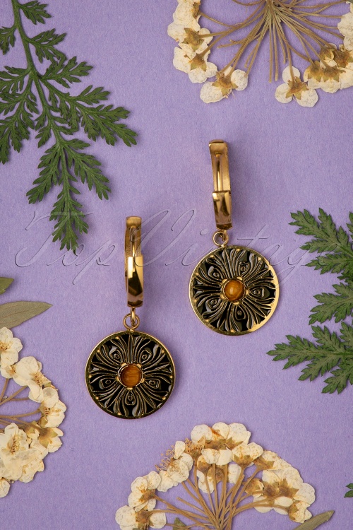 Day&Eve by Go Dutch Label - 50s Maelynn Earrings in Gold and Black 