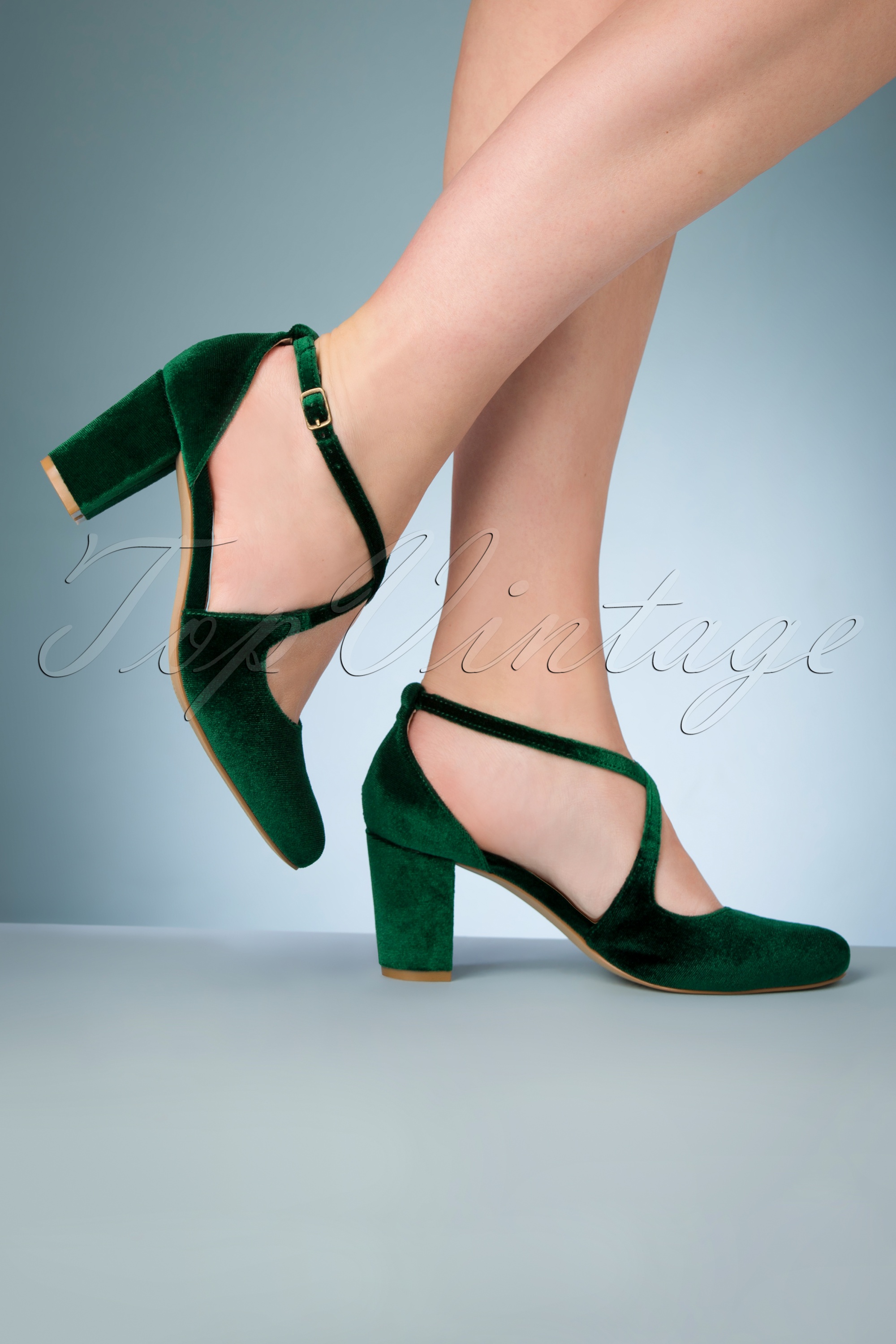 Chelsea Crew - 50s Oren Velvet Pumps in Emerald Green 4
