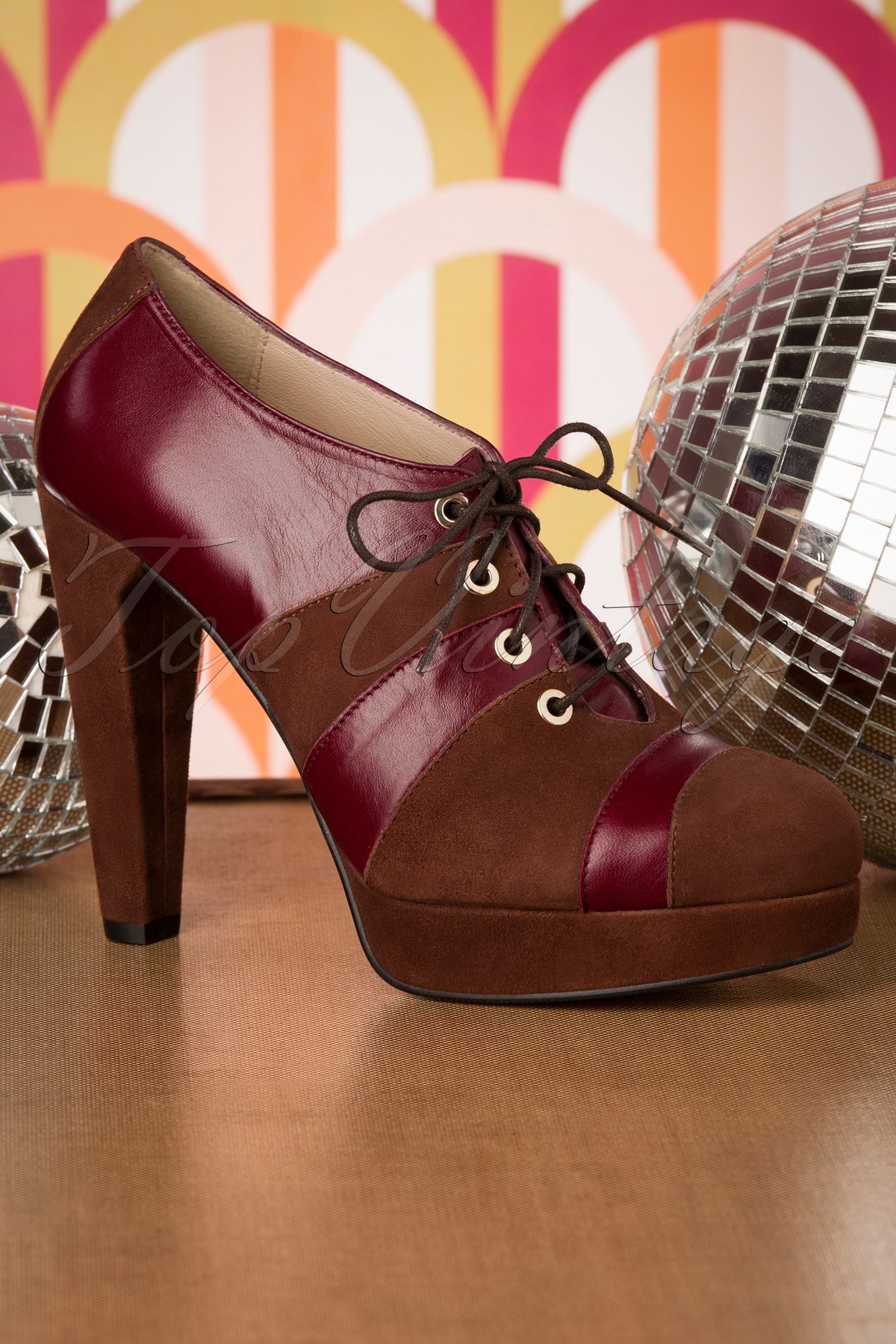 Topvintage Boutique Collection - Cher veterschoentjes in bordeaux rood en bruin