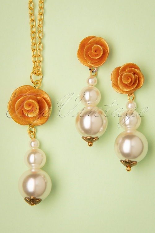 Sweet Cherry - 50s Triple Pearl Rose Earrings in Gold 3