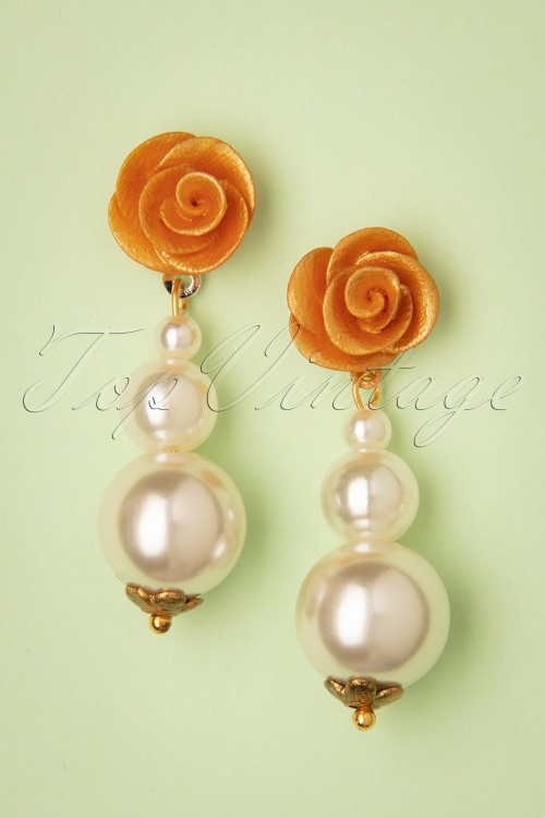 Sweet Cherry - 50s Triple Pearl Rose Earrings in Gold