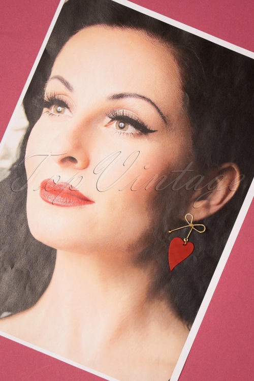 Collectif Clothing - 50s Pauline Heart Shape Earrings in Red 2