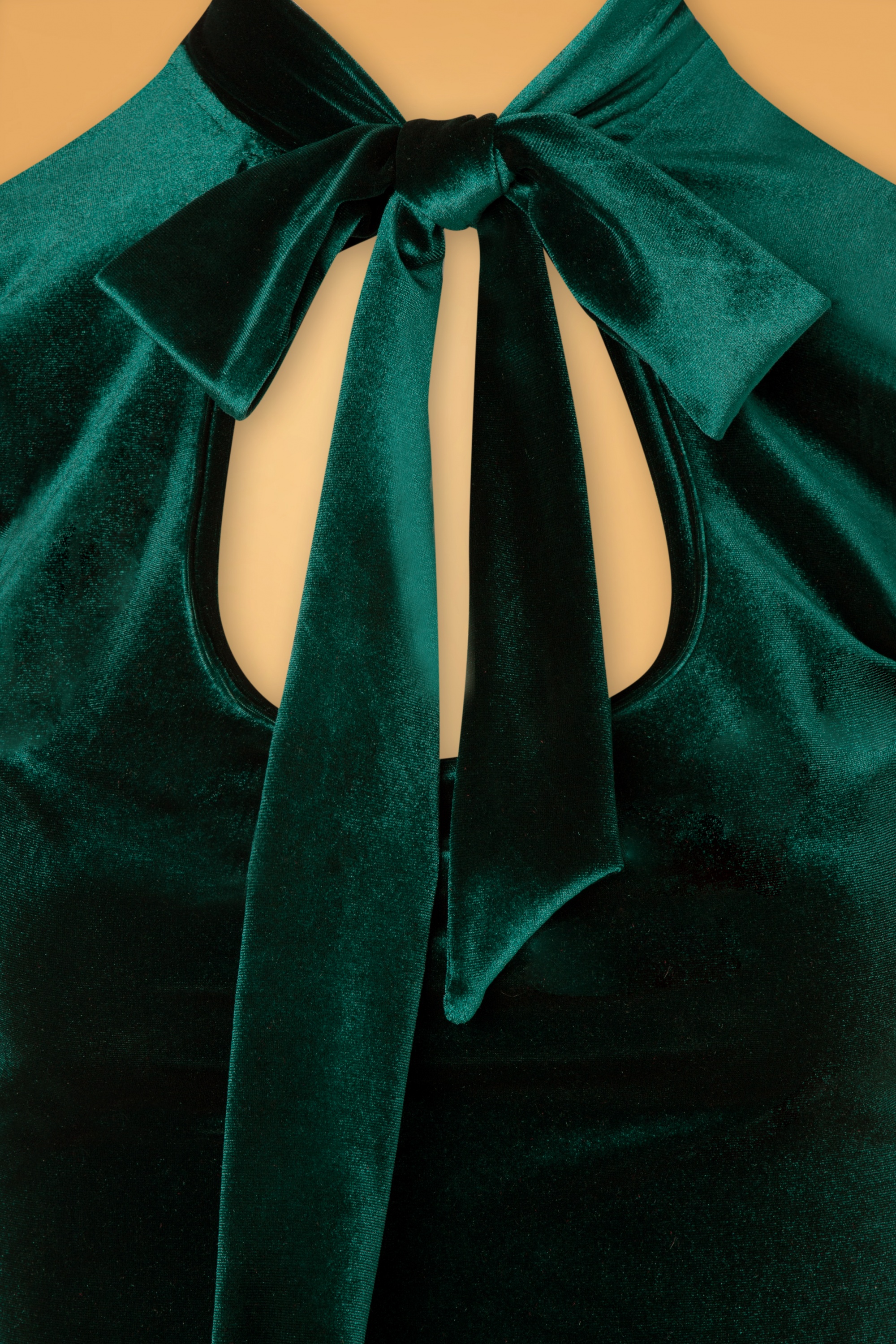 Vintage Chic for Topvintage - Bonnie fluweel top met strikhals in groen 3