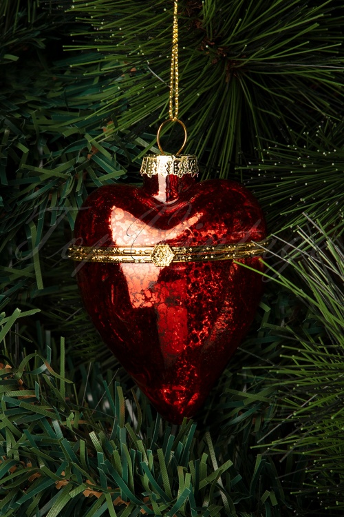 Sass & Belle - Red Heart Opening Bauble