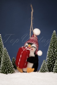 Sass & Belle - Penguin With Gift Felt Dekoration