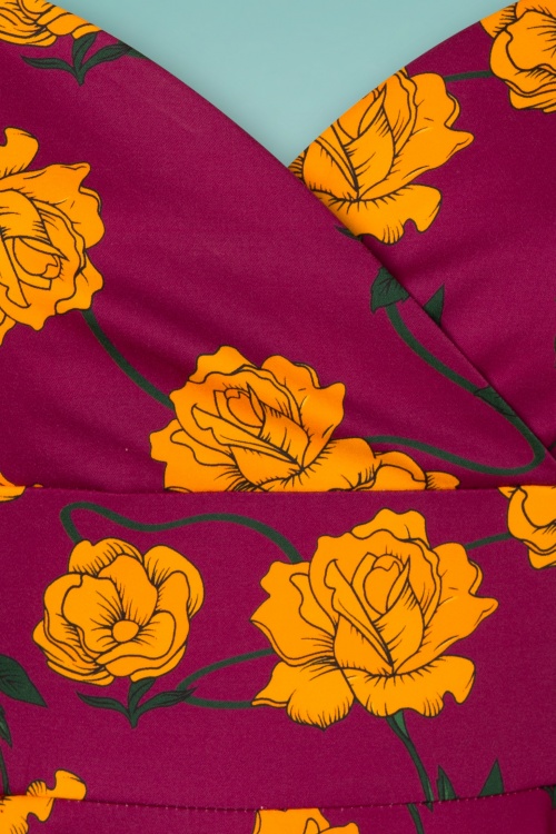 Topvintage Boutique Collection - Exklusiv bei TopVintage ~ Amelia Floral Swing Kleid mit langen Ärmeln in Magenta Lila 6