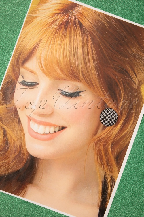 Glitz-o-Matic - 50s Houndstooth Earstuds in Black and White 2