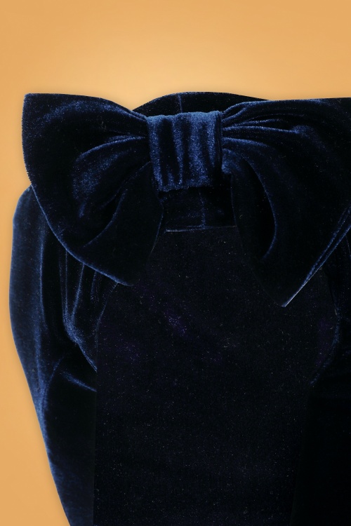 Collectif Clothing - Robe Crayon Suanna Années 50 en Velours Bleu Marine 3