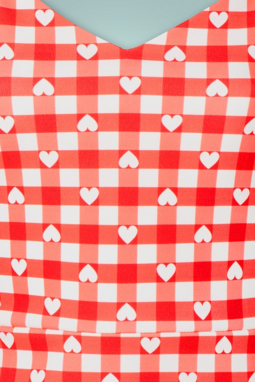 Vintage Chic for Topvintage - Fenne Gingham Hearts Bleistiftkleid in Rot und Weiß 4