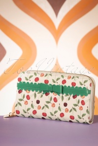 Banned Retro - 50s Country Cherry Wallet in Off White and Green 4