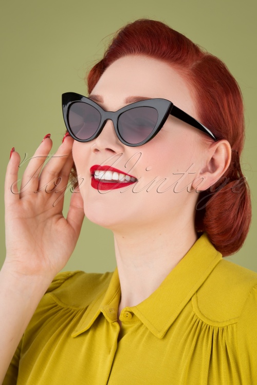 Unique Vintage - 50s Dynamic Cat Eye Sunglasses in Black