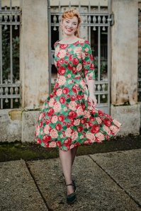 Topvintage Boutique Collection - Exklusiv bei TopVintage ~ Adriana Floral langärmliges Swing Kleid in Grün 4