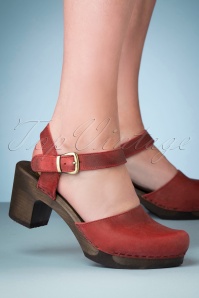 Clumpy's - 70s Bo Leather Clogs in Red