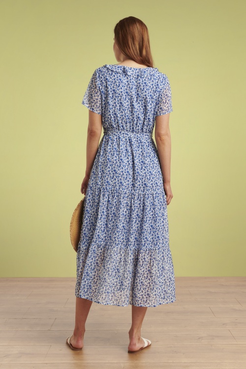 Smashed Lemon - Milene Floral Maxi Kleid in Weiß und Blau 2