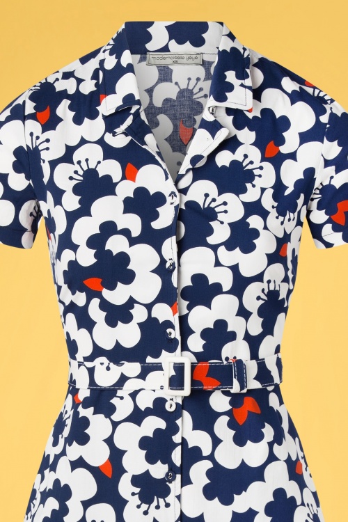 Mademoiselle YéYé - City Trip Shirt Kleid in floralem Wolkenblau 2