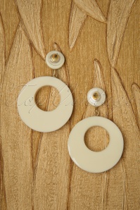 Splendette - TopVintage Exclusive ~ 40s Rowan Drop Hoop Earrings in Cream  2