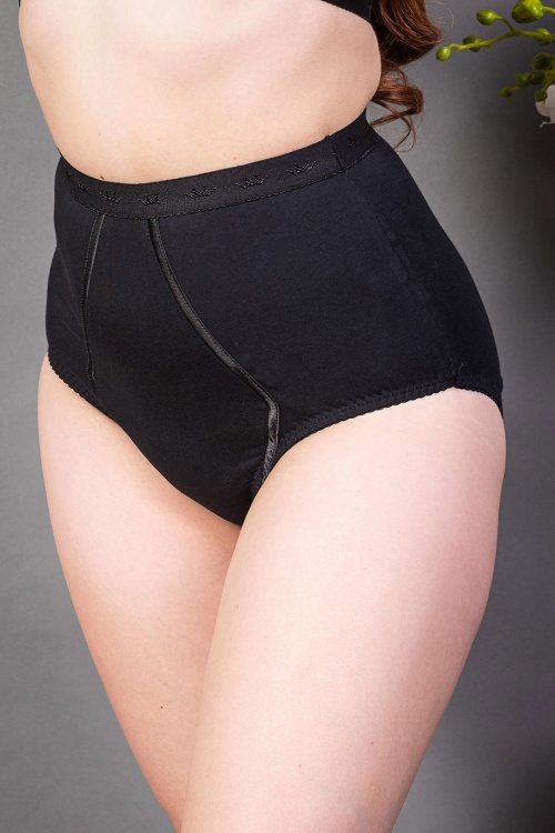 What Katie Did - 50s Marilyn High Waist Cotton Knickers in Black 2