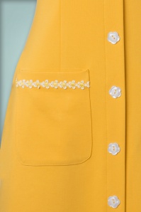 Vixen - 60s Daisy Trim Button Dress in Yellow 5