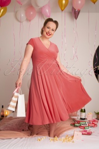 Vintage Chic for Topvintage - Collection Anniversaire ~ Layla Cross Over Swing Dress Années 50 en Corail 5