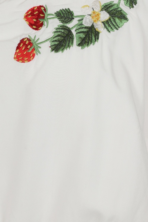 Collectif Clothing - 70s Aurelia Wild Strawberries Top in Ivory 3