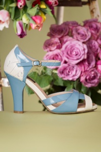 Lola Ramona ♥ Topvintage - 50s June Wildflower Patent Pumps in Sky Blue and Cream 4