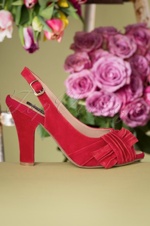 Lola Ramona ♥ Topvintage - June Grasp The Thorn pumps in rode roos 5