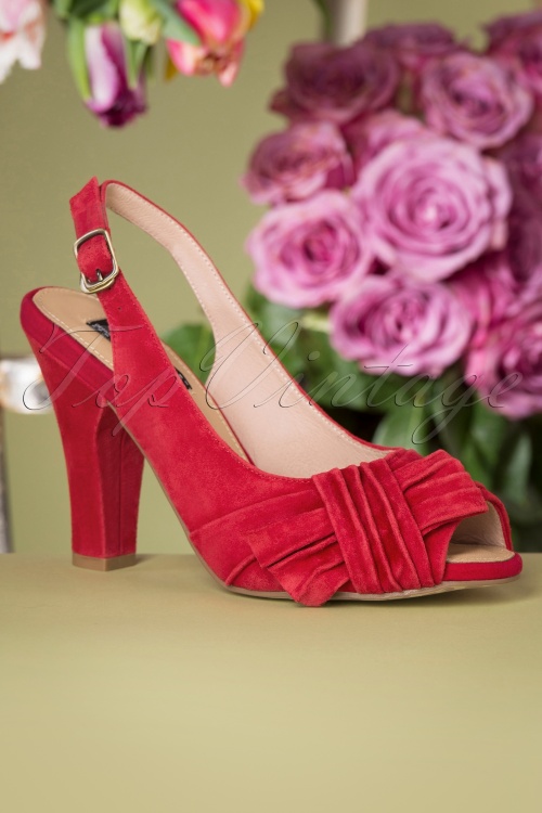 Lola Ramona ♥ Topvintage - June Grasp The Thorn pumps in rode roos